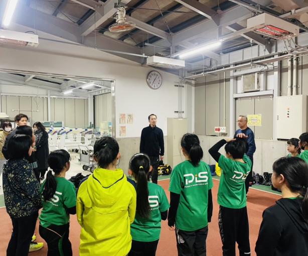 ピースアスリートクラブでトレーニングの指導を行いました。